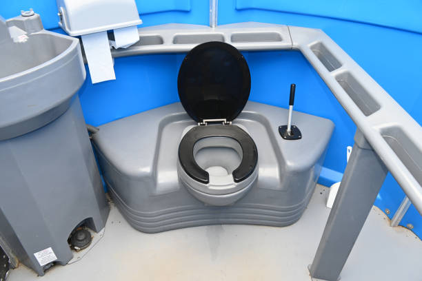 Best Porta potty delivery and setup  in Bourbonnais, IL